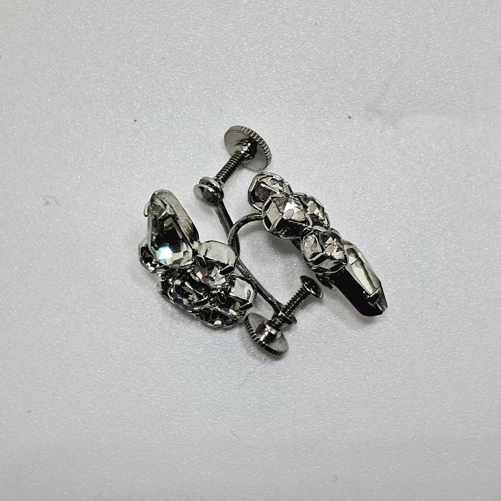 Vintage Crystal Rhinestone Screw Back Earrings - Picture 4 of 6